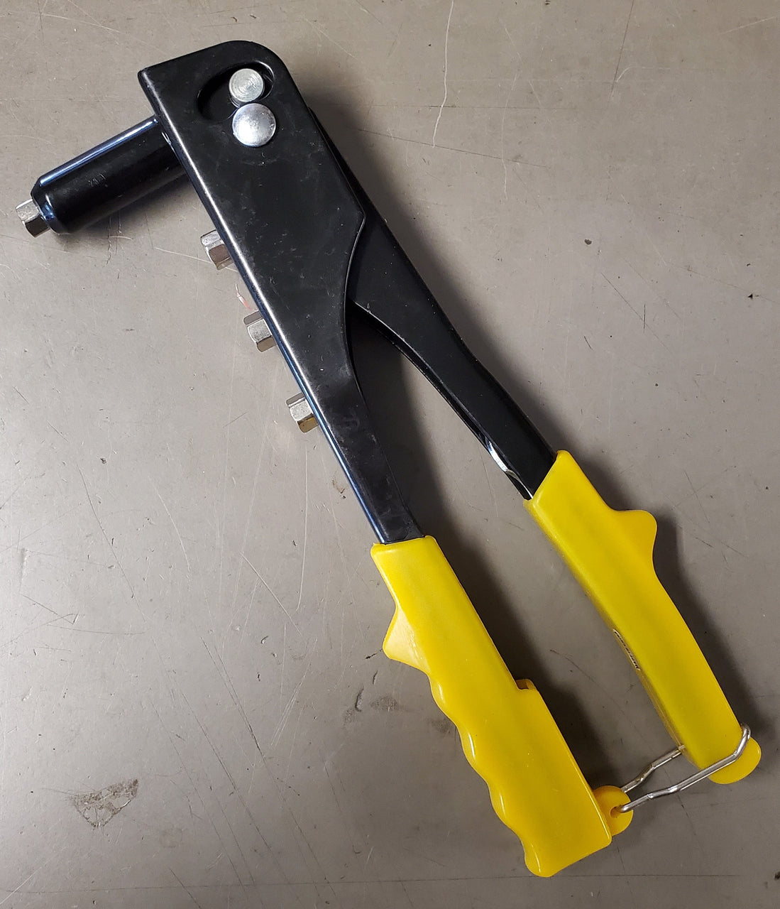 LNGD  Pop Rivet Gun