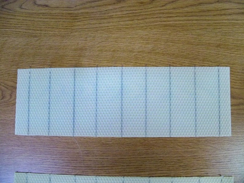 BZ12  Wax Wired Foundation with Hooks for Shallow Super Frames