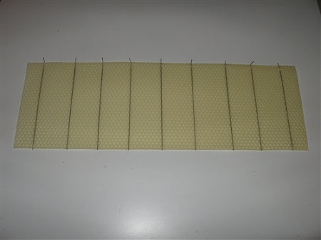 BZ16   Wax Wired Foundation with Hooks for Medium/Illinois Super