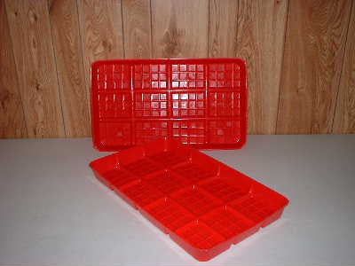 Poly tray for feeding chicks