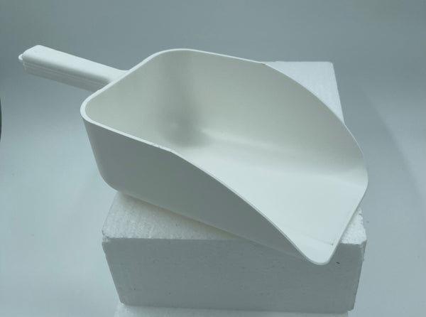 SC  Plastic Feed Scoop